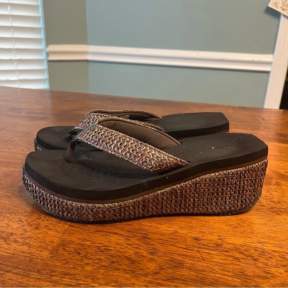 Volatile Brown Raffia wedge sandals size 9.5 - Picture 6 of 11